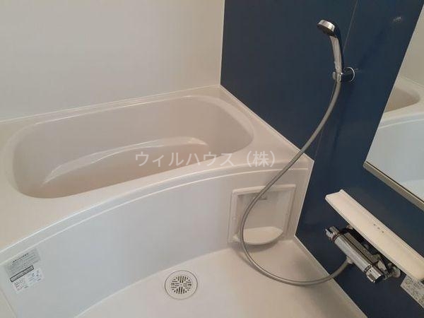 バス・シャワールーム　浴室乾燥機、追い焚き機能付きバス！