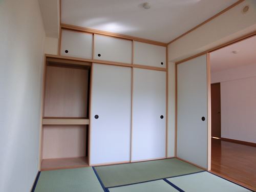 収納　襖を開けばＬＤＫと繋げて広く使えます！