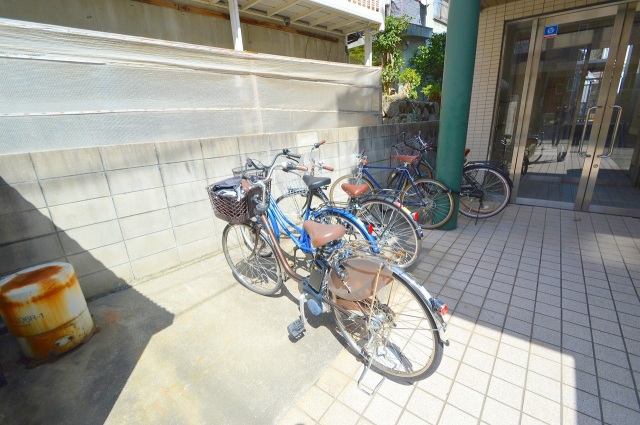 スーパー　ユアーズ瀬野川店（スーパー）まで686m