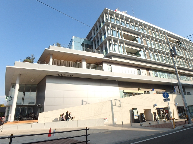 図書館　大和市民文化創造拠点　シリウス（図書館）まで758m