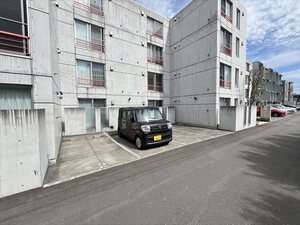 【ＭＯＤＵＬＯＲ南円山の駐車場】