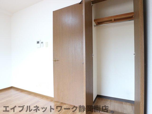 【静岡市駿河区小鹿のマンションの収納】