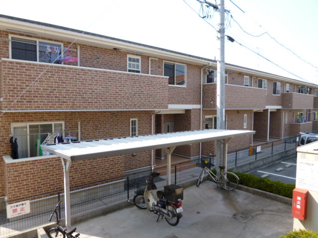倉敷市連島町鶴新田のアパートの建物外観