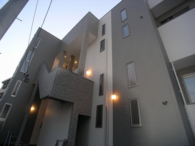 福岡市南区折立町のアパートの建物外観
