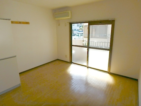 居室・リビング　※写真は他号室です