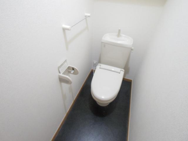 【五條市釜窪町のアパートのトイレ】