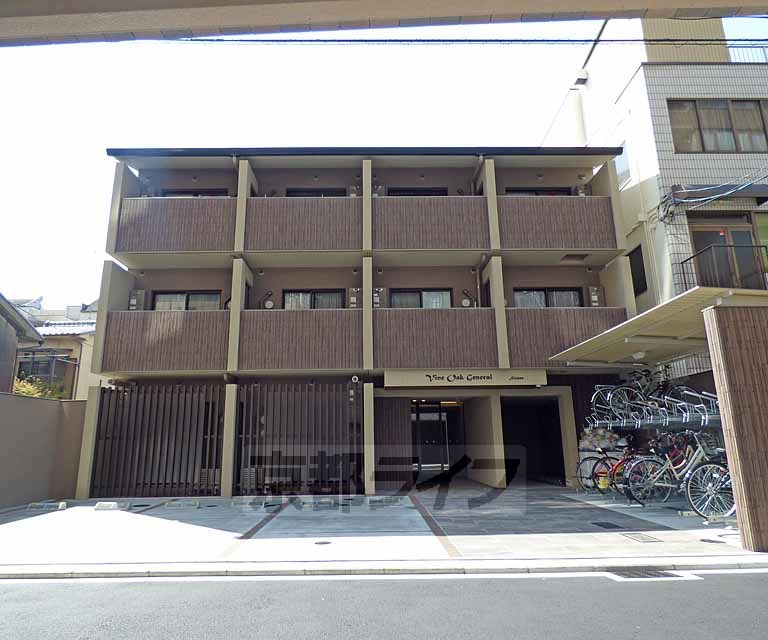 京都市上京区晴明町のマンションの建物外観