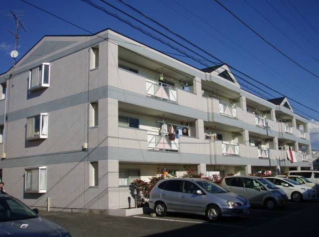 茅ヶ崎市香川のマンションの建物外観
