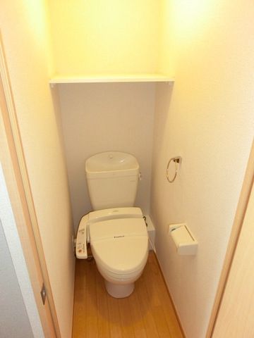 トイレ　温水洗浄便座付きトイレ
