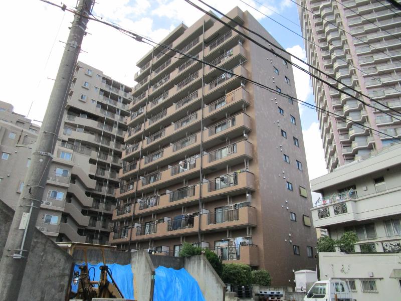 【川口市栄町のマンションの建物外観】