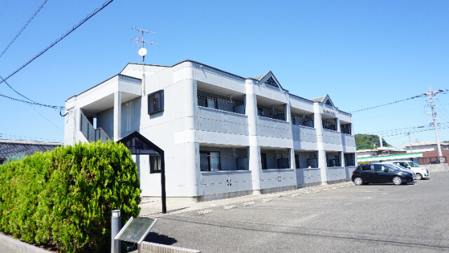 遠賀郡水巻町吉田西のアパートの建物外観