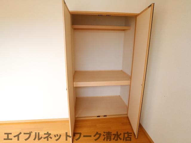 【静岡市清水区下野西のアパートの収納】