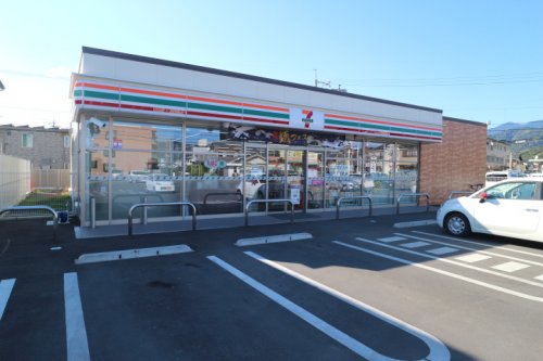 【静岡市清水区下野西のアパートのコンビニ】