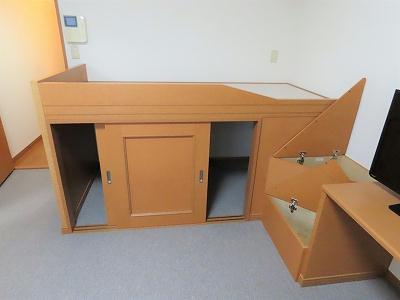 収納　ベッド下、階段下は大容量収納！