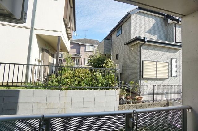 【横浜市青葉区柿の木台のマンションの眺望】