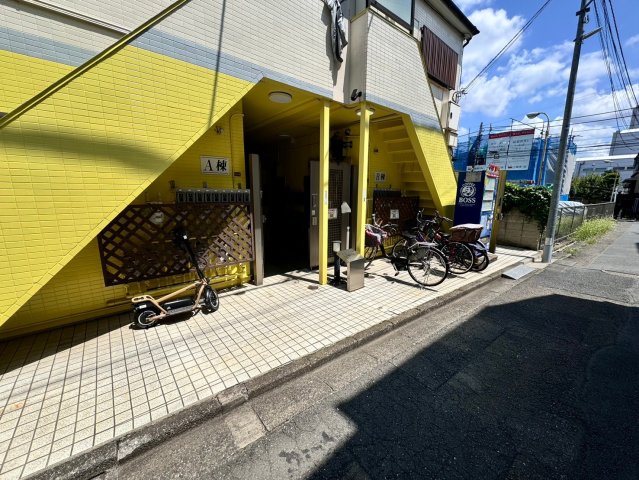 【シティテラス高円寺Ａ棟のエントランス】