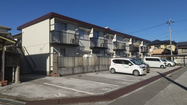 【長崎ハイツの建物外観】