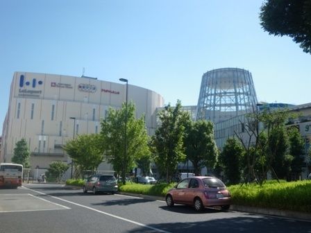 【柏市伊勢原のマンションのショッピングセンター】