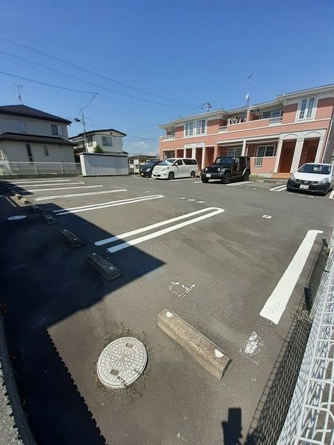 【メゾン田園シャトーＢ館の駐車場】