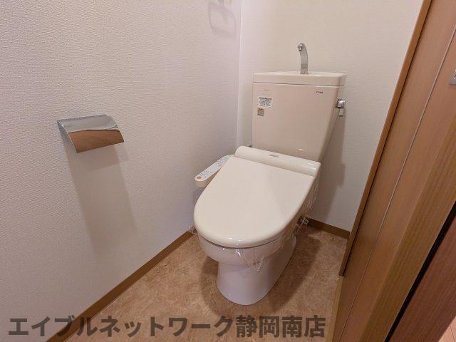 トイレ　落ち着いたトイレです