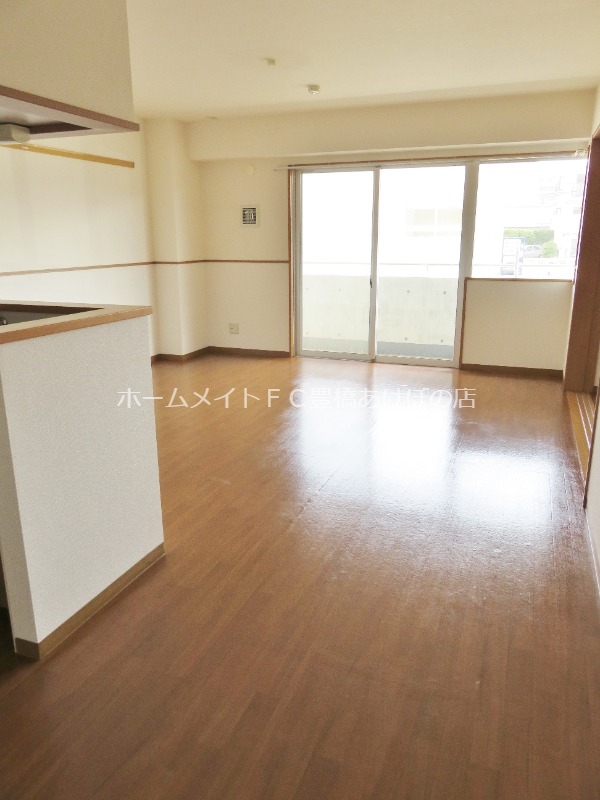 居室・リビング　同型別部屋写真