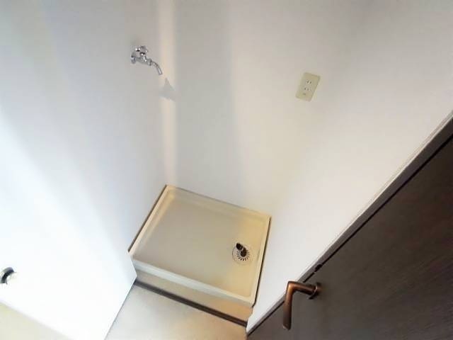 洗面設備　室内洗濯機置場ついてます。