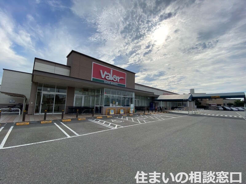 【西尾市上矢田町のアパートのスーパー】