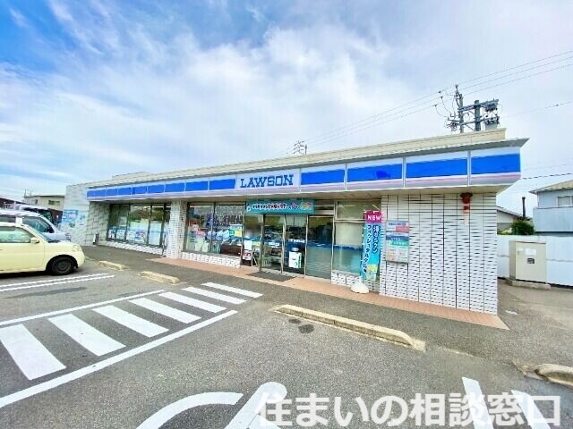 【西尾市上矢田町のアパートのコンビニ】