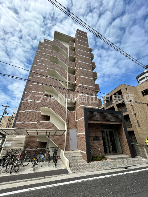 岡山市北区昭和町のマンションの建物外観