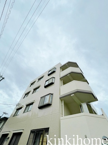 広島市中区江波二本松のマンションの建物外観