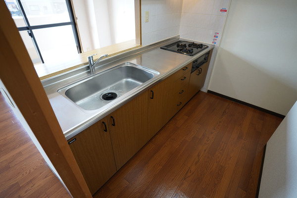 キッチン　同じ建物の別なお部屋