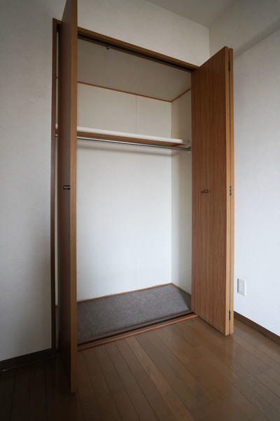 収納　同じ建物の別なお部屋