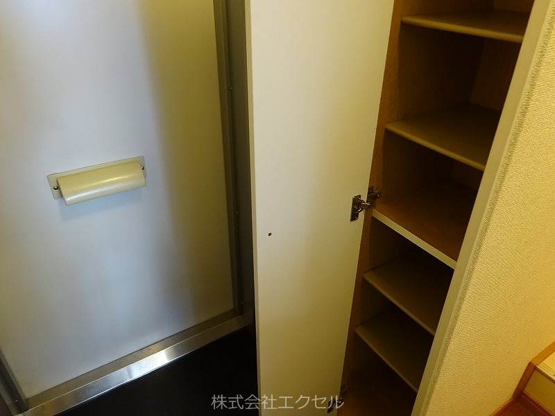玄関　シューズボックス完備です。