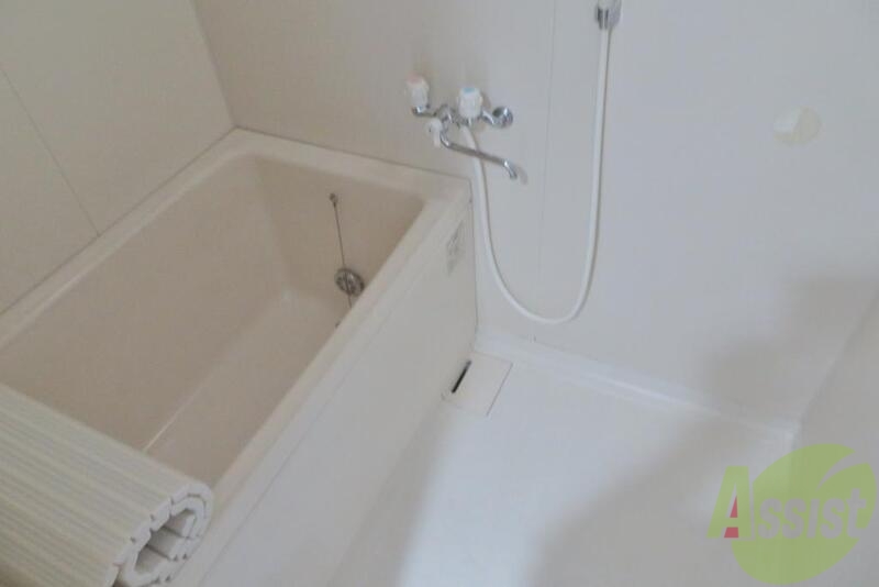 バス・シャワールーム　足も延ばせて、ゆっくりできますね。