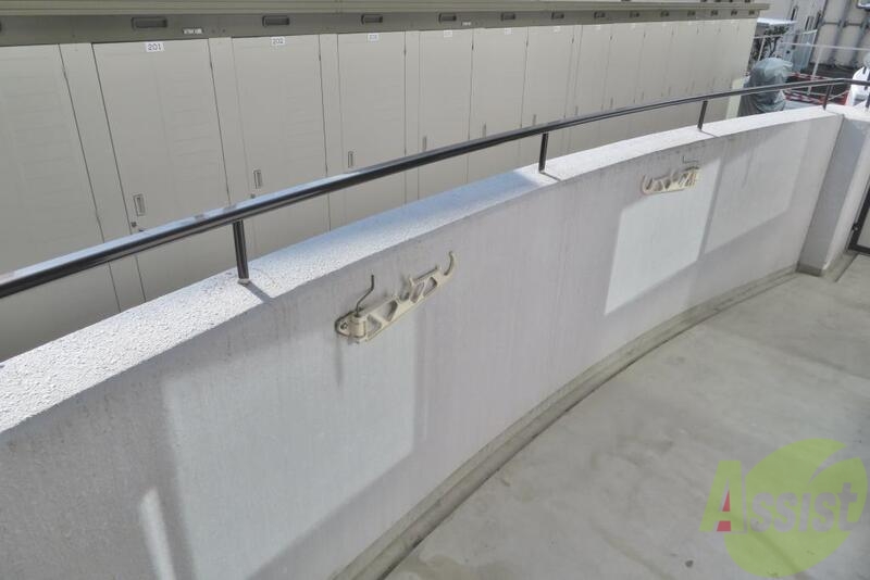 バルコニー　広いバルコニーで、天気のいい日はお布団も干せそうです。