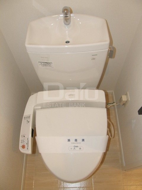トイレ　※写真は同タイプ別部屋です。