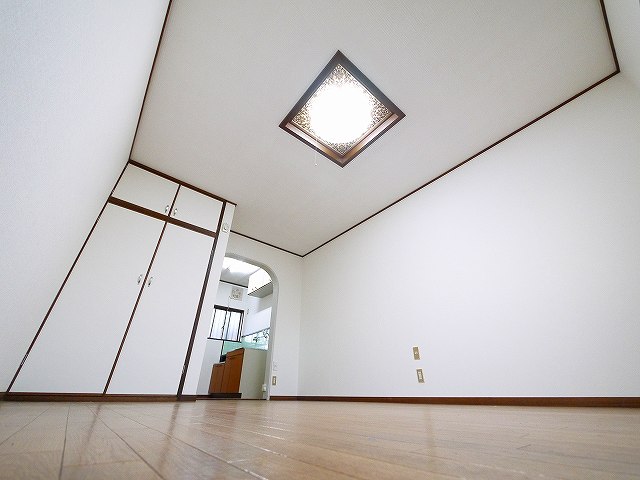 居室・リビング　明るい洋室です。