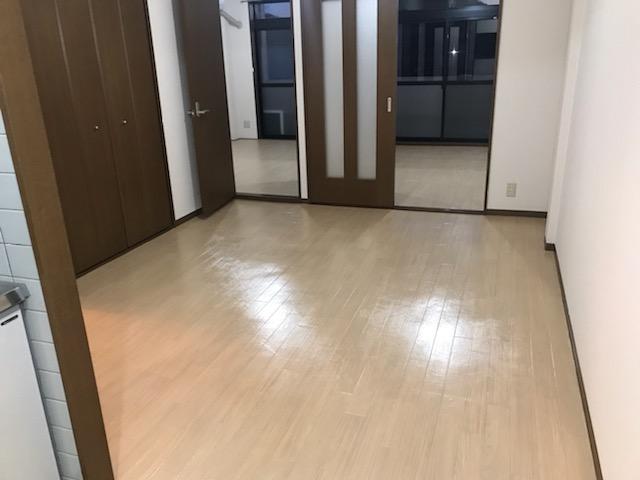 居室・リビング　室内