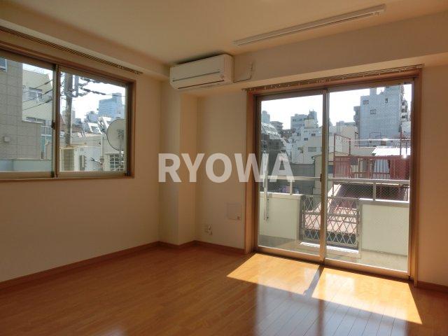 居室・リビング　掲載の写真は退去前の写真となります。