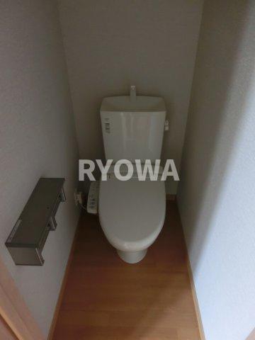 トイレ　掲載の写真は退去前の写真となります。