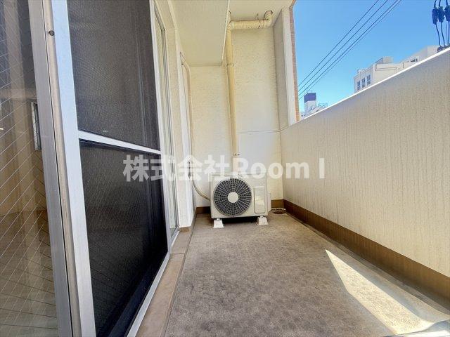 バルコニー　開放的で明るい空間を演出してくれるバルコニーです