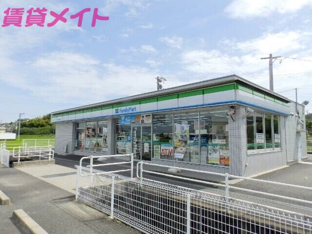 コンビニ　ファミリーマート四日市三重団地店（コンビニ）まで181m
