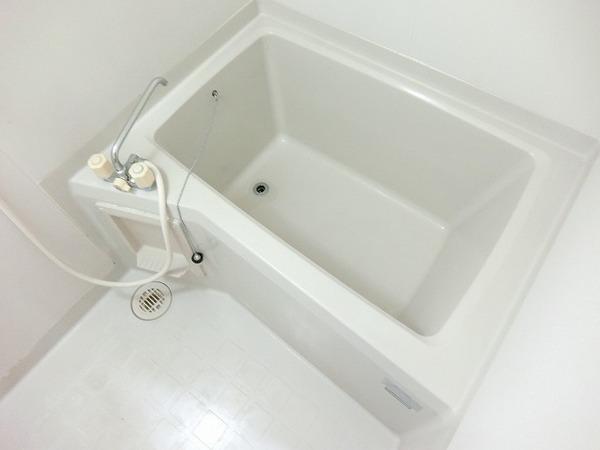 バス・シャワールーム　キレイにリフォームされています！