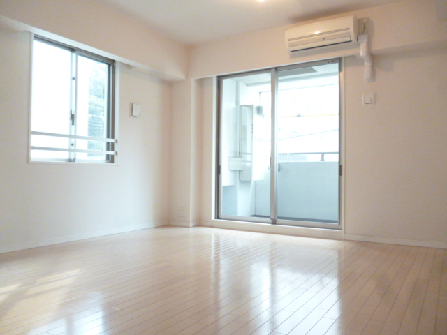 居室・リビング　内観1