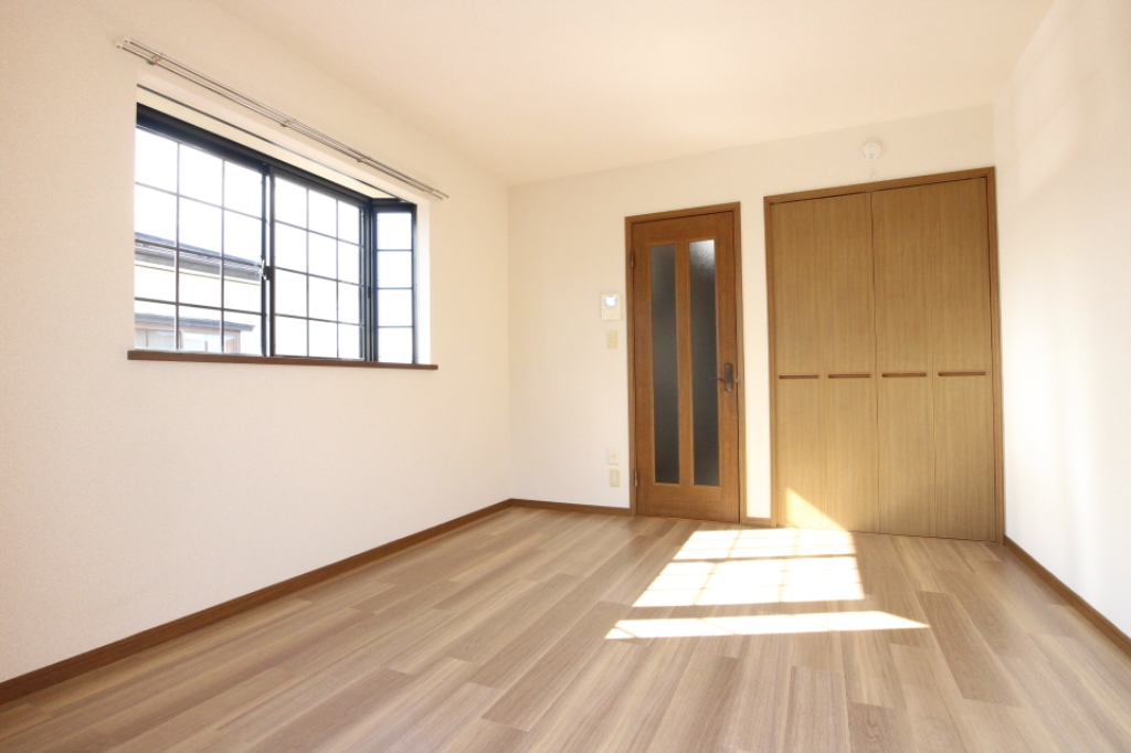 居室・リビング　床張替えリフォーム済