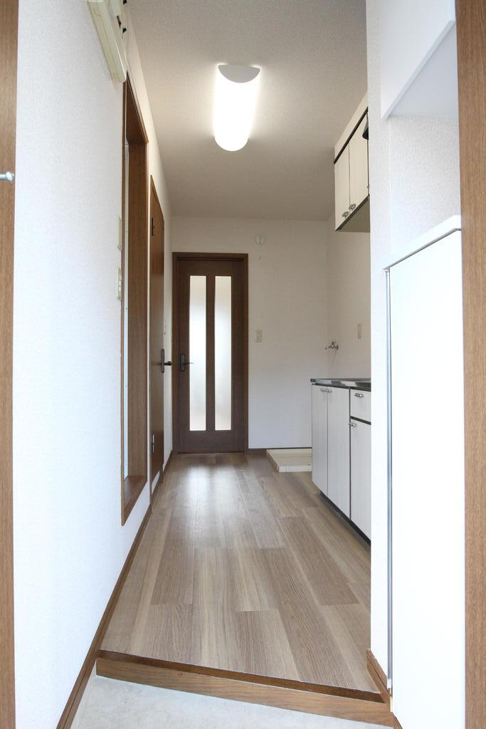 玄関　下駄箱付き