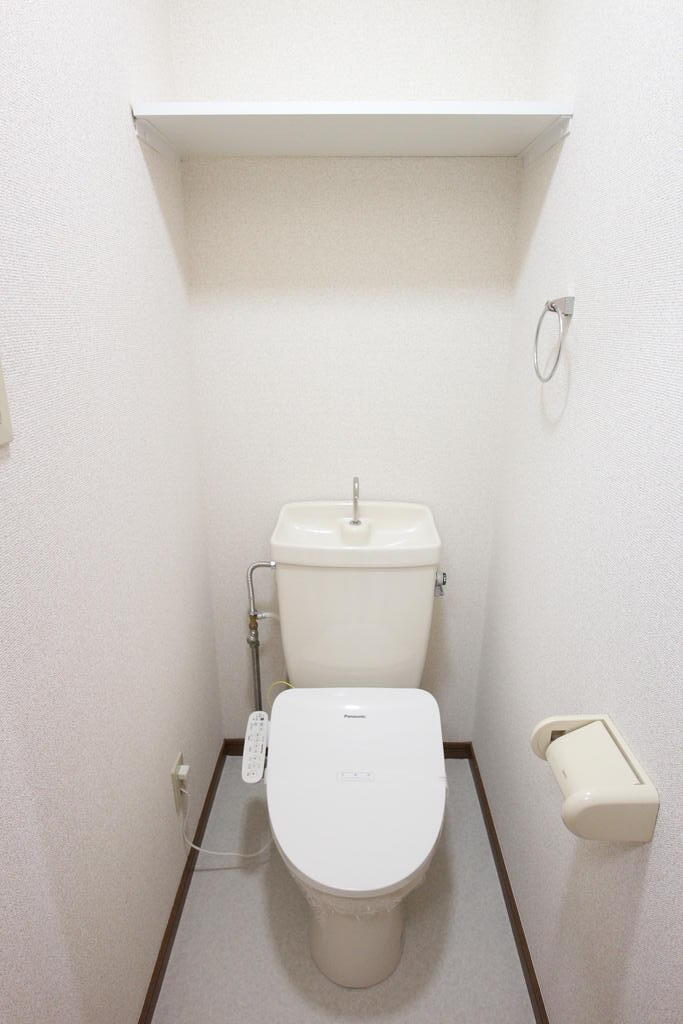 トイレ　温水洗浄便座