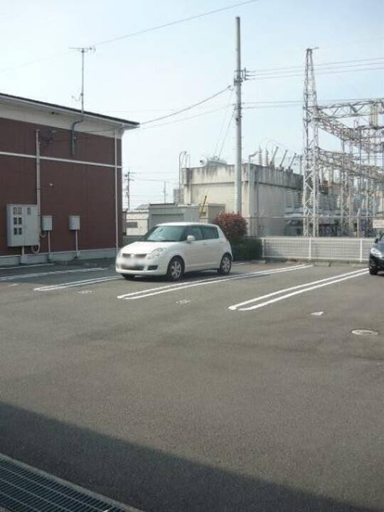 駐車場　駐車場