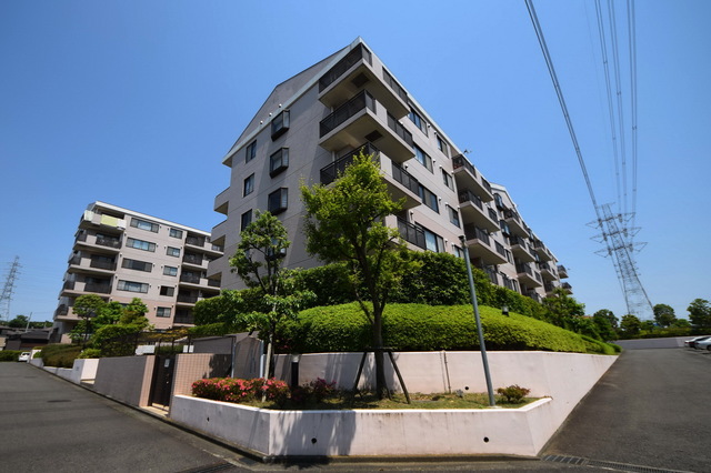 建物外観　～落ち着いた住宅地に立地します～