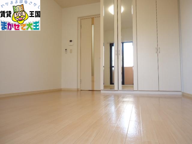 居室・リビング　室内